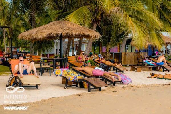 Infinity Beach Club Resort & Hostel Koh Phangan Baan Tai Exterior photo